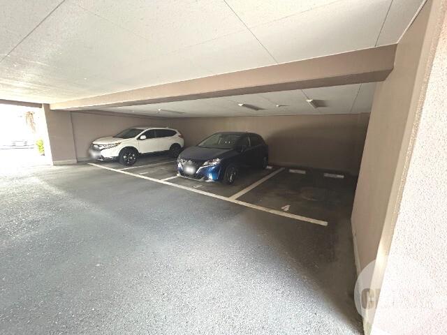 22/28 駐車場