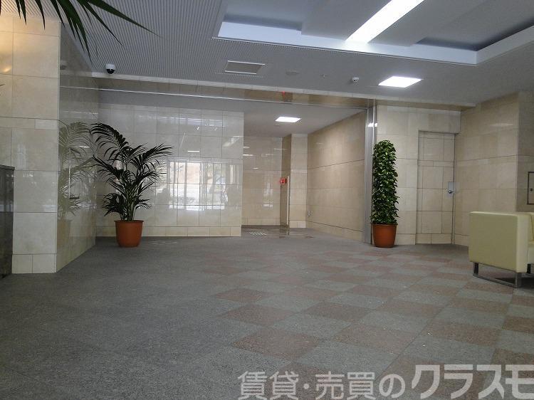 2/4 エントランス