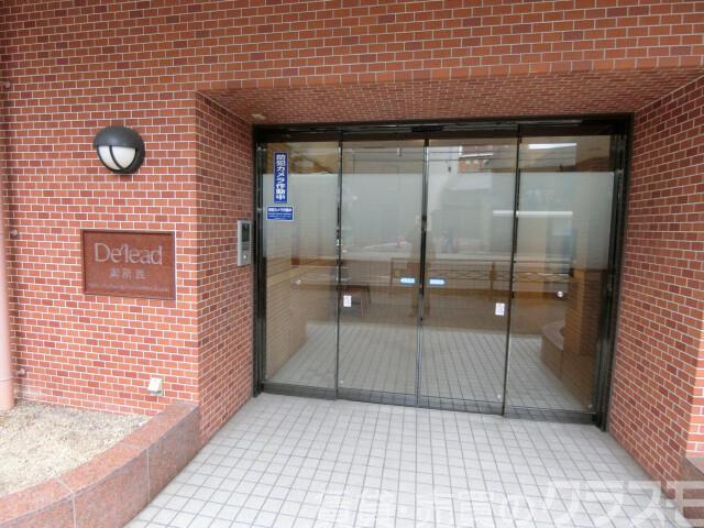 28/30 エントランス