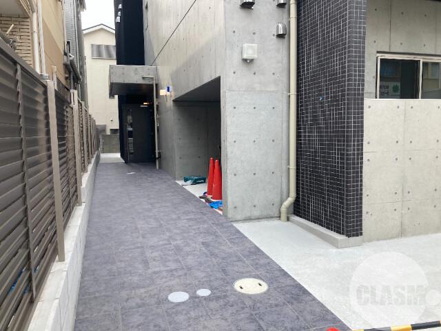 21/26 エントランス