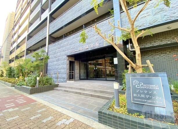 17/30 エントランス