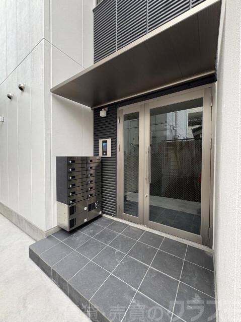 27/30 エントランス