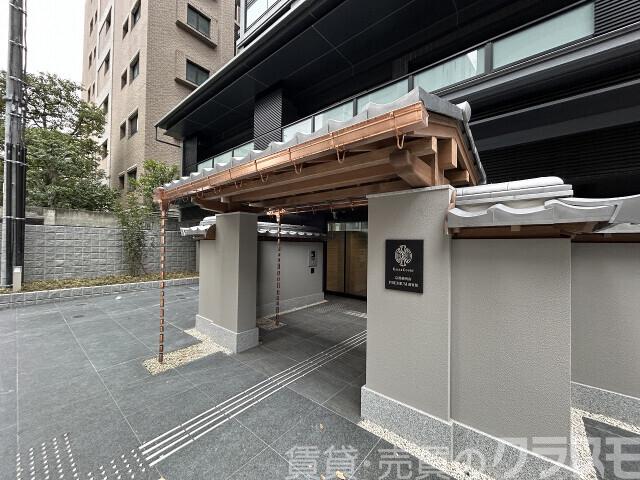 28/30 エントランス