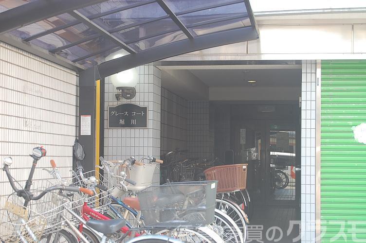 2/2 エントランス