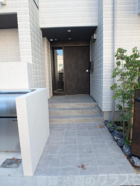 20/30 エントランス