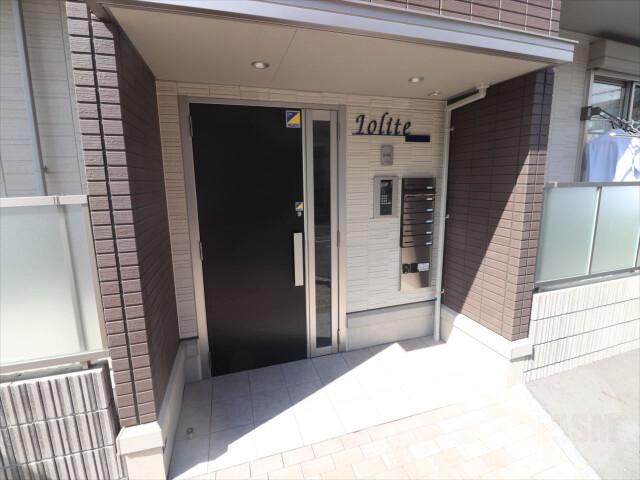 22/30 エントランス