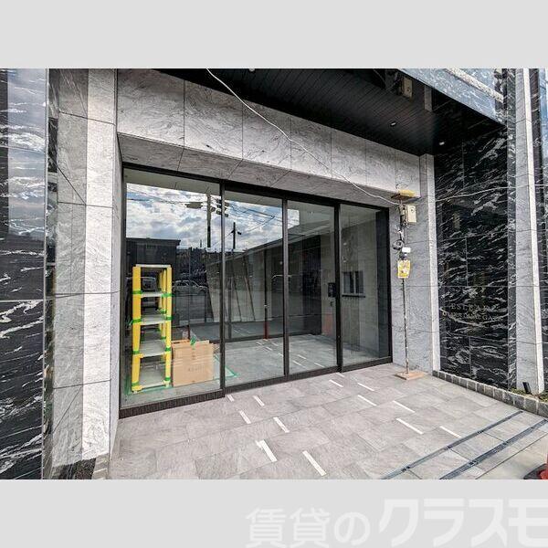 16/22 エントランス