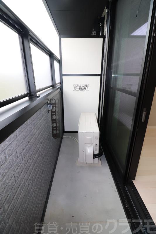 13/18 バルコニー