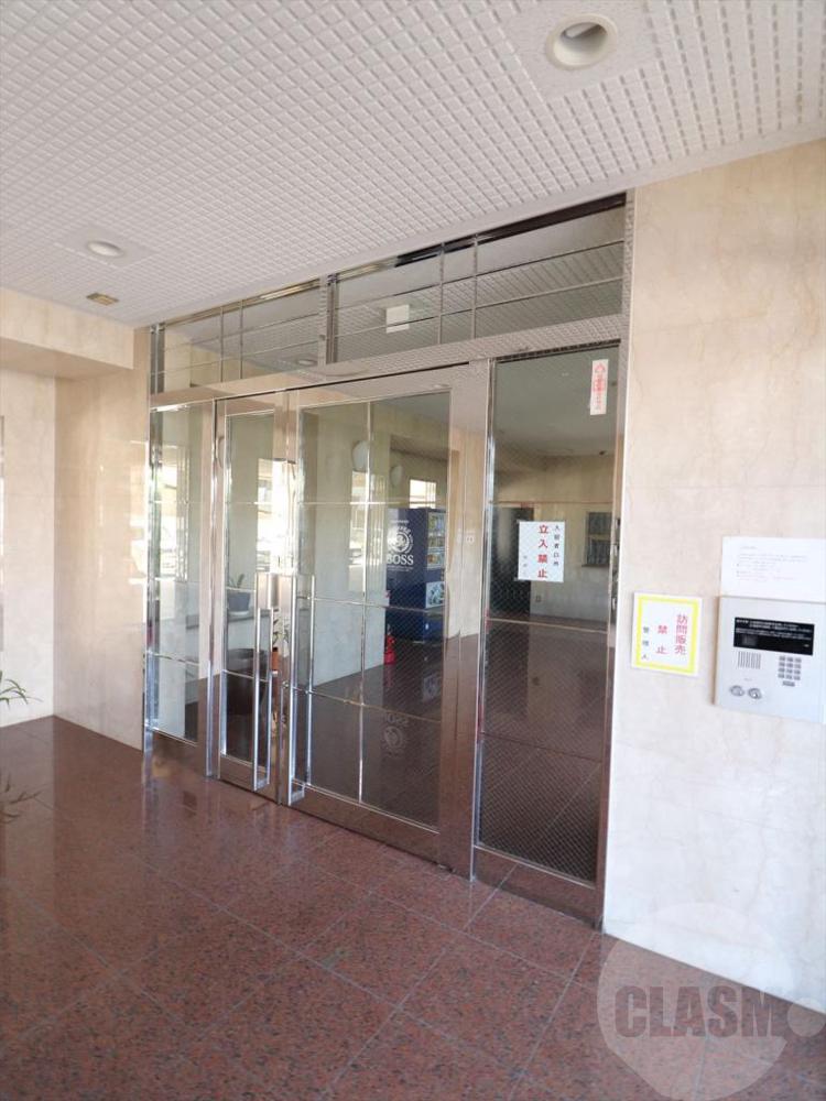 22/30 エントランス