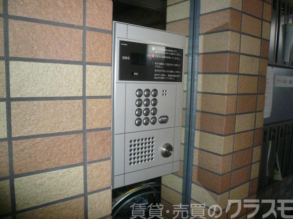 28/30 エントランス