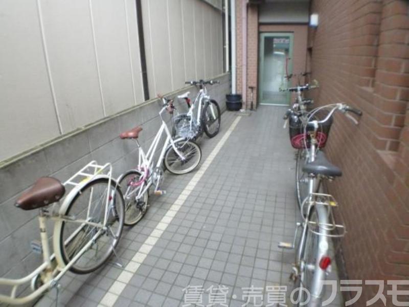 28/30 エントランス