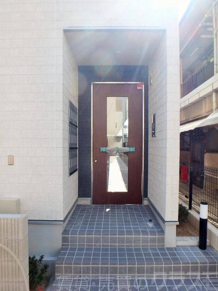 21/30 エントランス