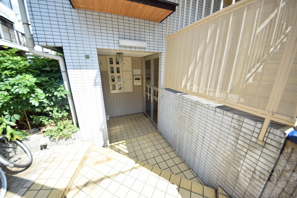 17/25 エントランス