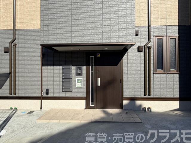 28/30 エントランス