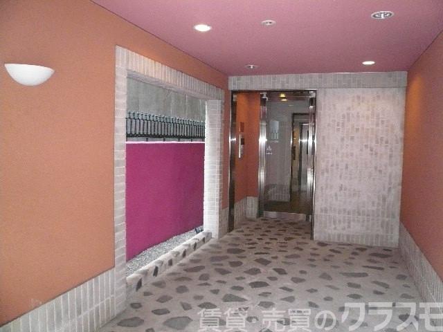 2/2 エントランス