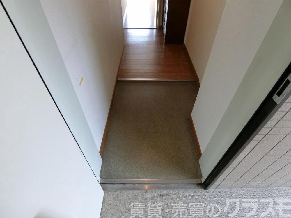 16/30 玄関