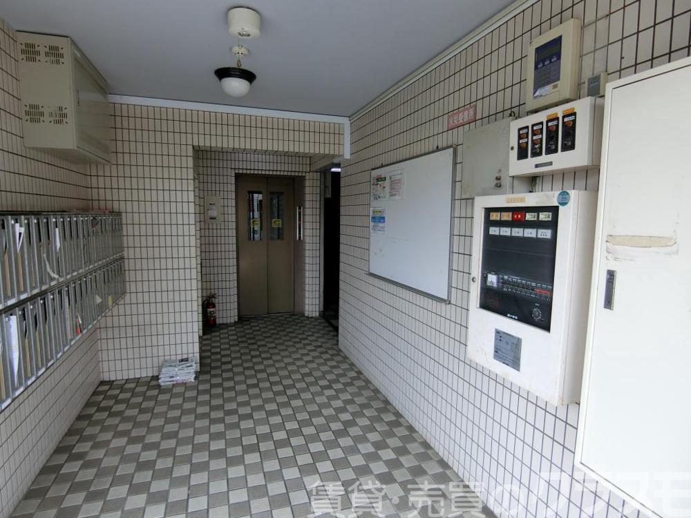 28/30 エントランス