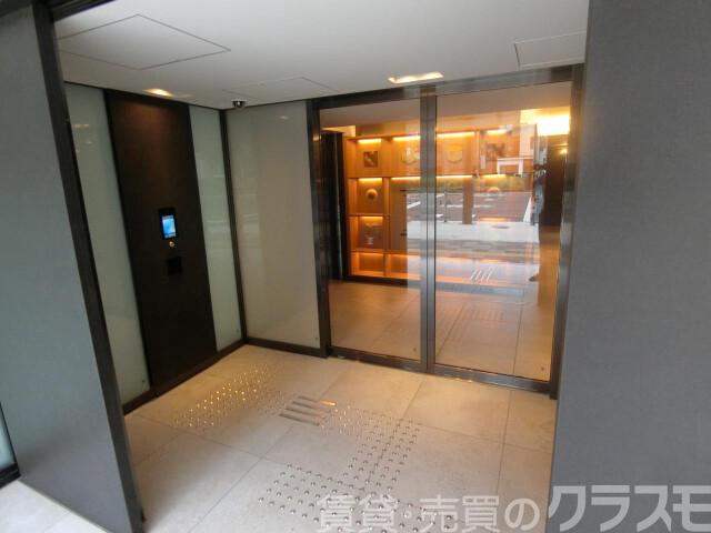 28/30 エントランス