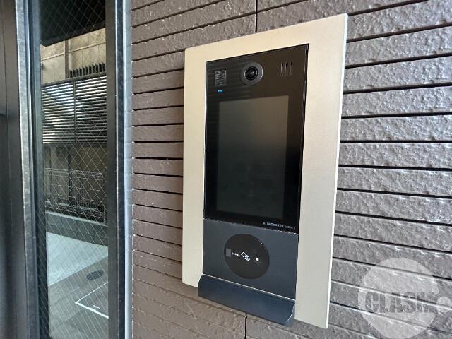 21/27 エントランス