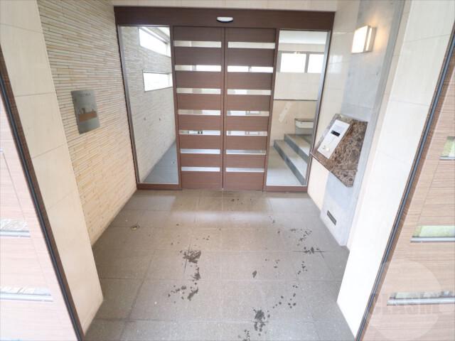 20/27 エントランス