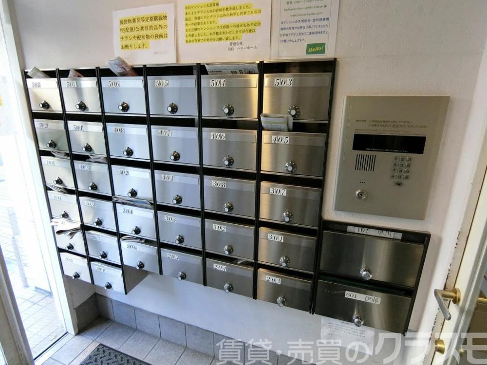 28/30 エントランス