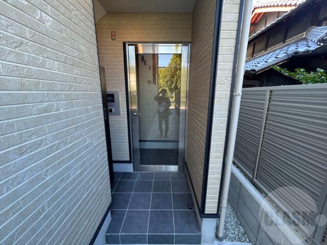 22/29 エントランス