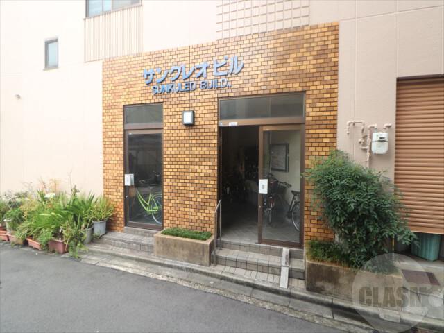 22/30 エントランス