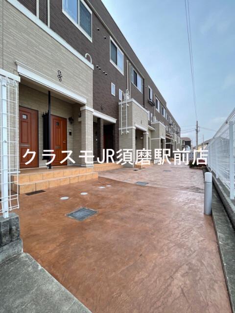 27/30 エントランス