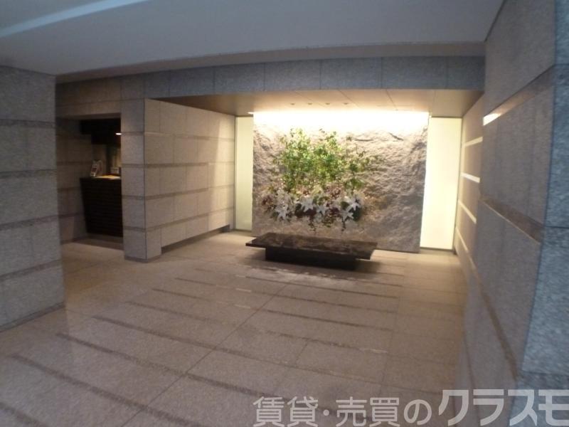 28/30 エントランス