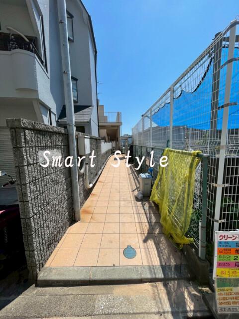 28/30 エントランス