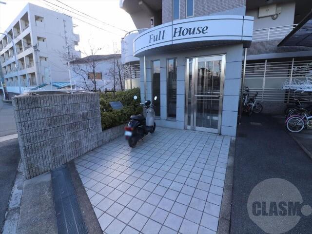 22/30 エントランス