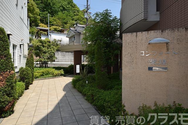 21/27 エントランス