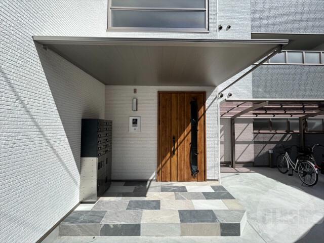 22/30 エントランス