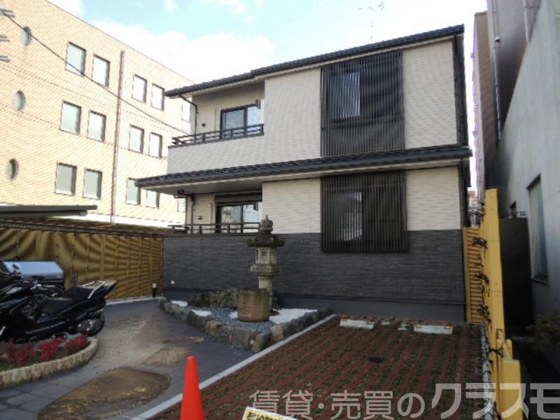 28/30 エントランス