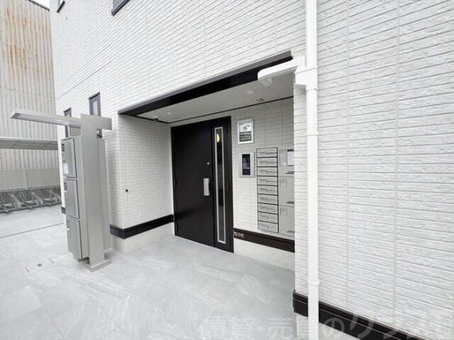 26/30 エントランス