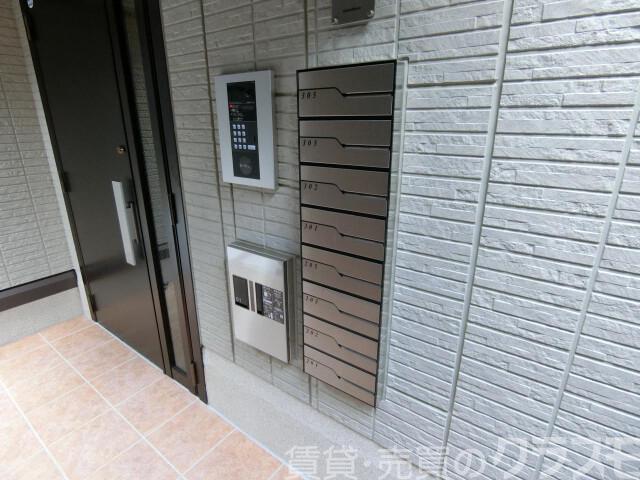 28/30 エントランス