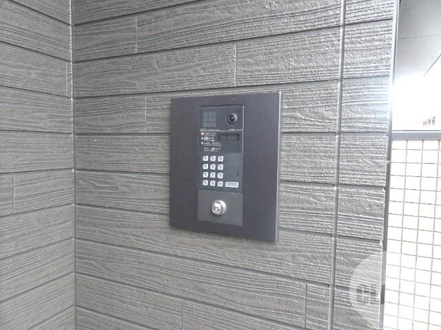 21/26 エントランス