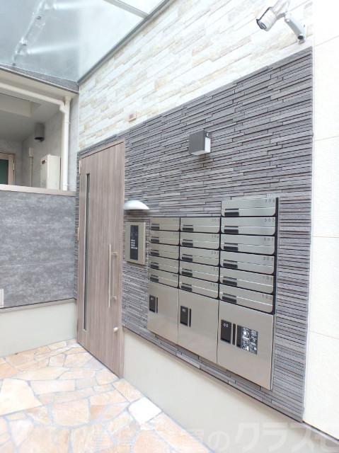 23/30 エントランス