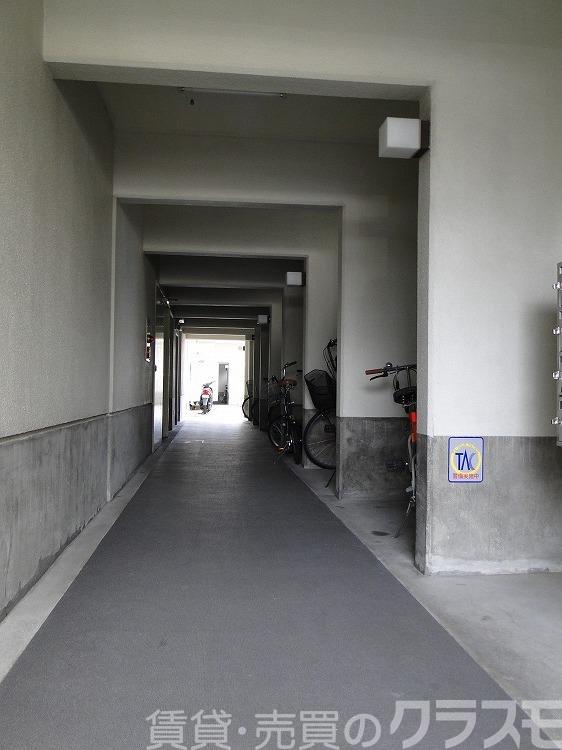 30/30 エントランス