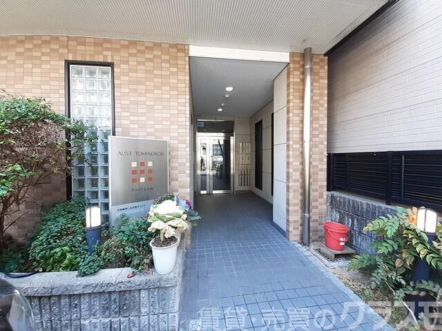 27/30 エントランス