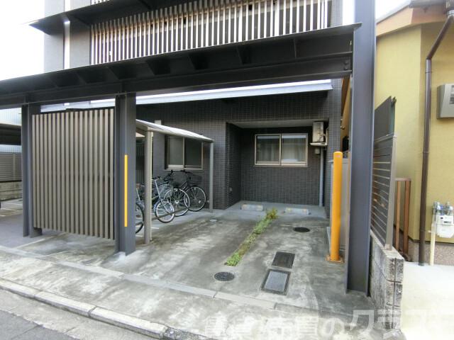 29/30 エントランス