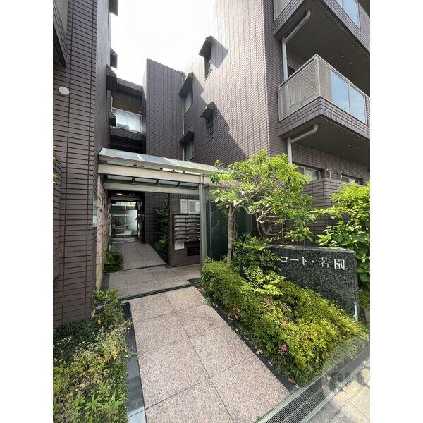 16/23 エントランス