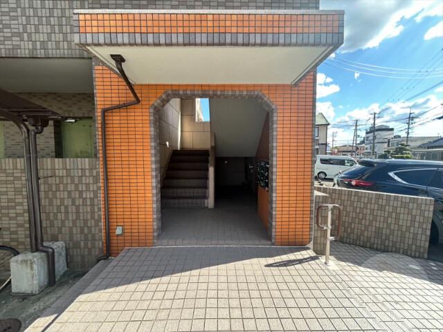 22/29 エントランス