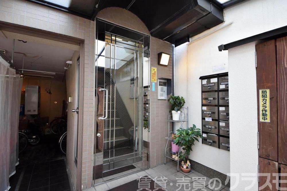 30/30 エントランス