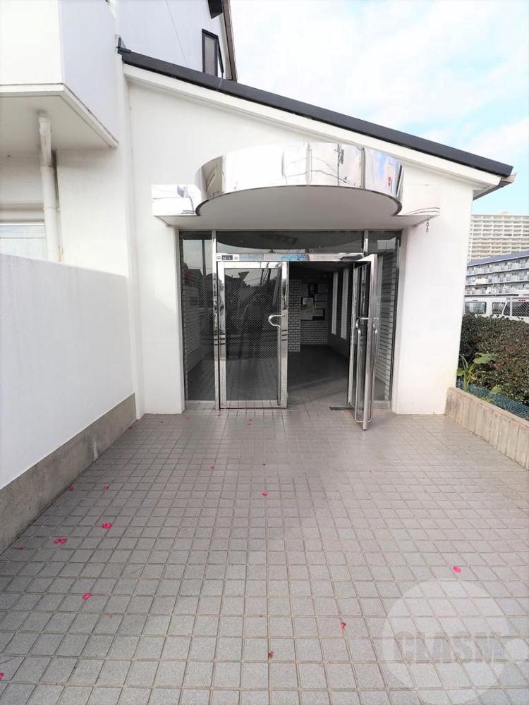 22/30 エントランス
