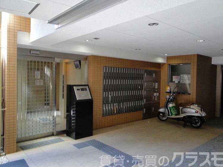 28/30 エントランス