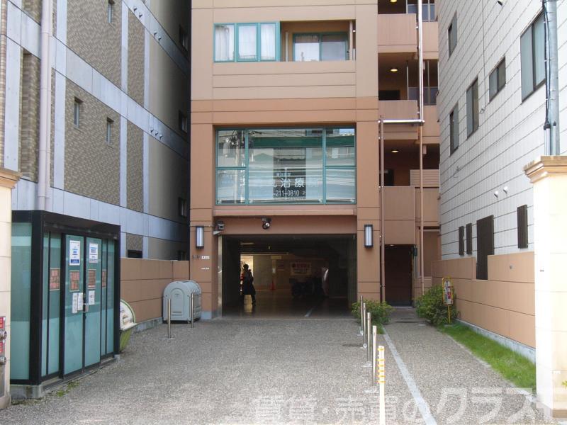 30/30 エントランス