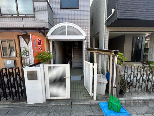 22/30 エントランス