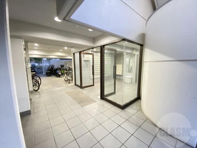 17/26 エントランス