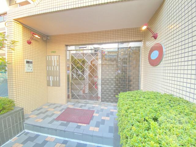 16/26 エントランス